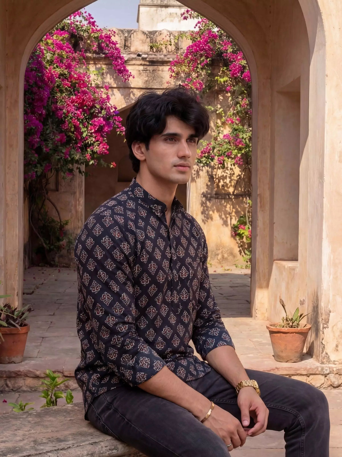 Elegant Motif – Printed Cotton Short Kurta in Black & Red