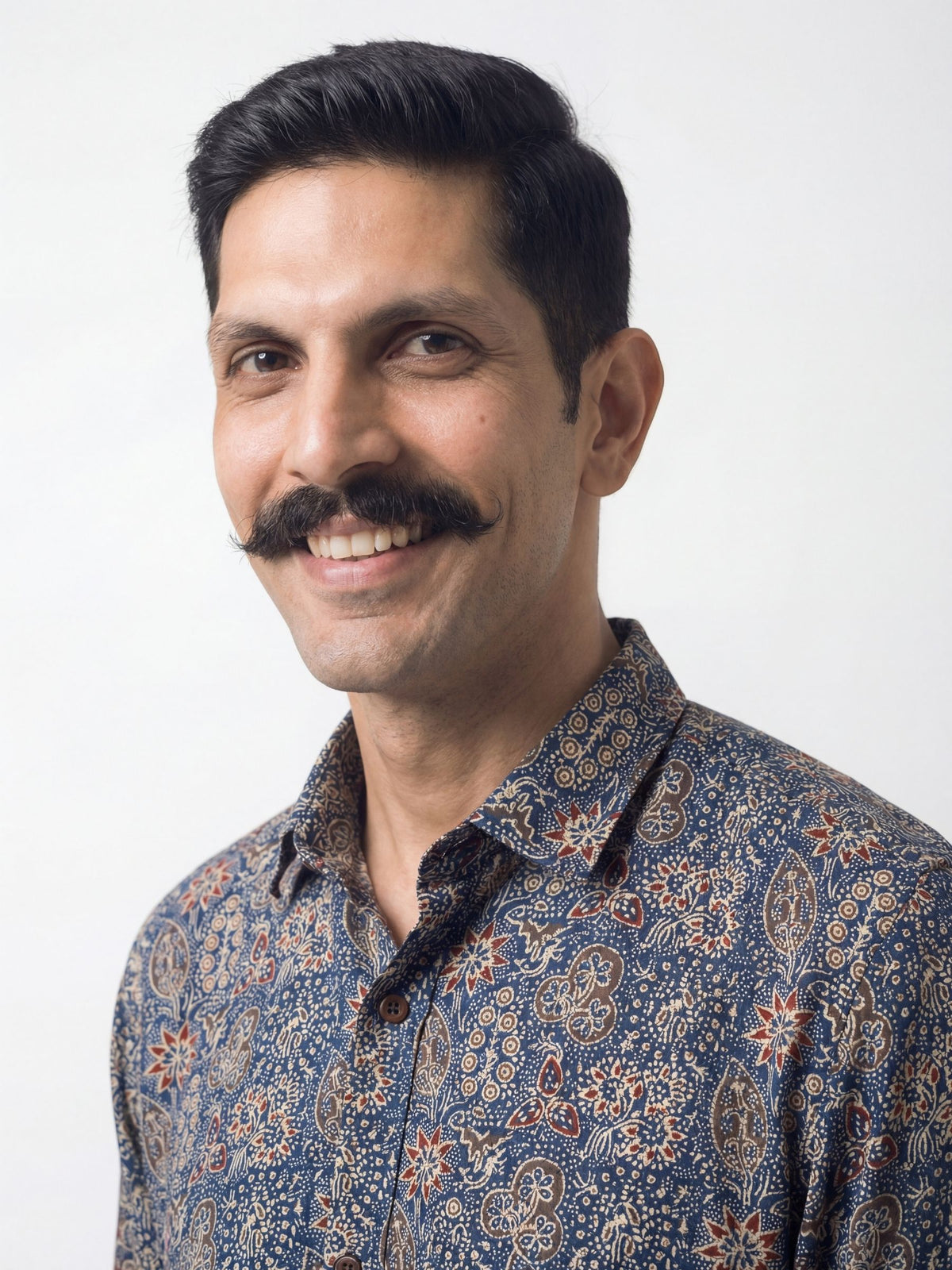 Floral Fusion – Printed Cotton Full Sleeve in Blue & Red