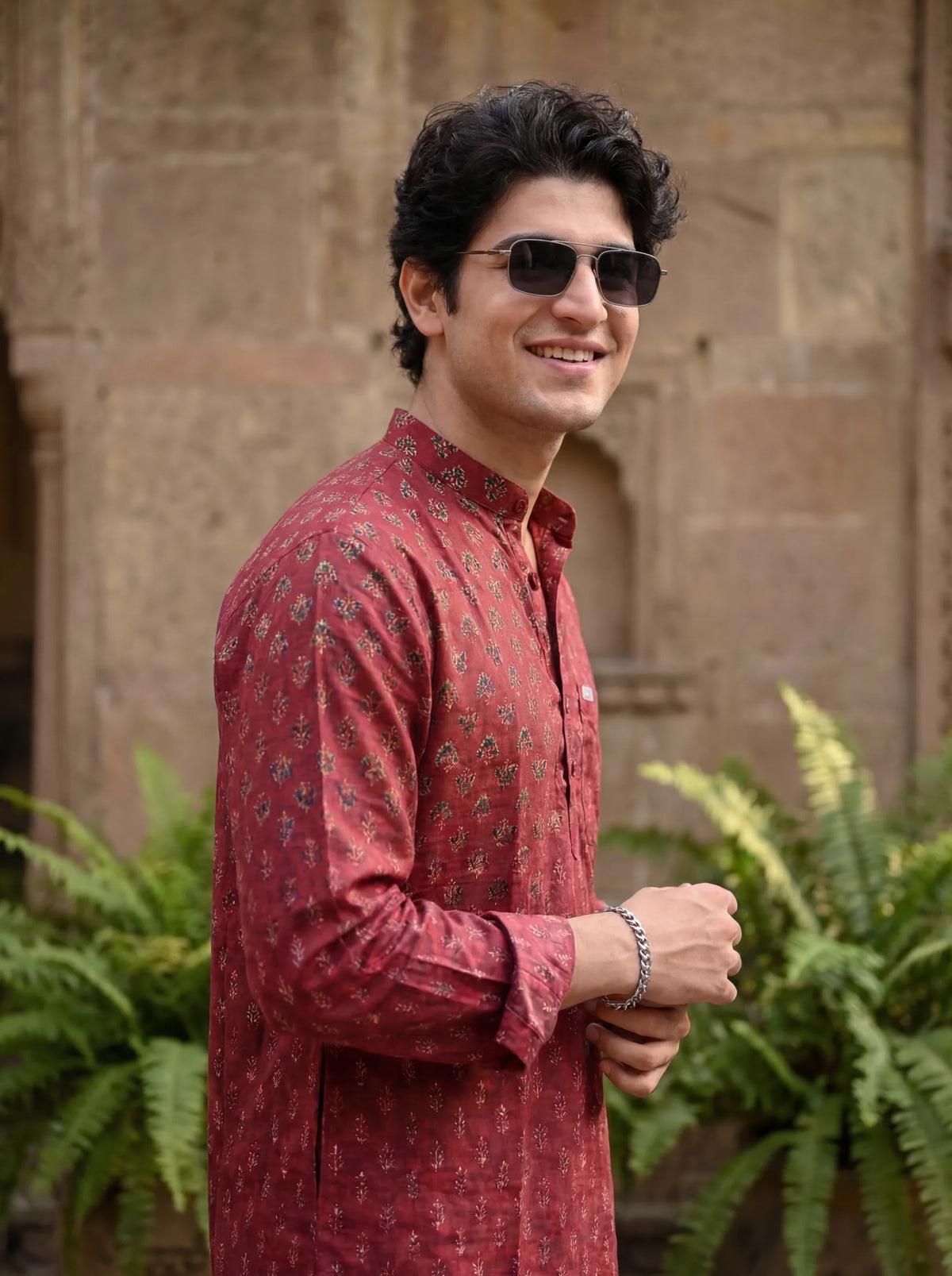 Floral Fusion – Printed Cotton Short Kurta in Red & Blue