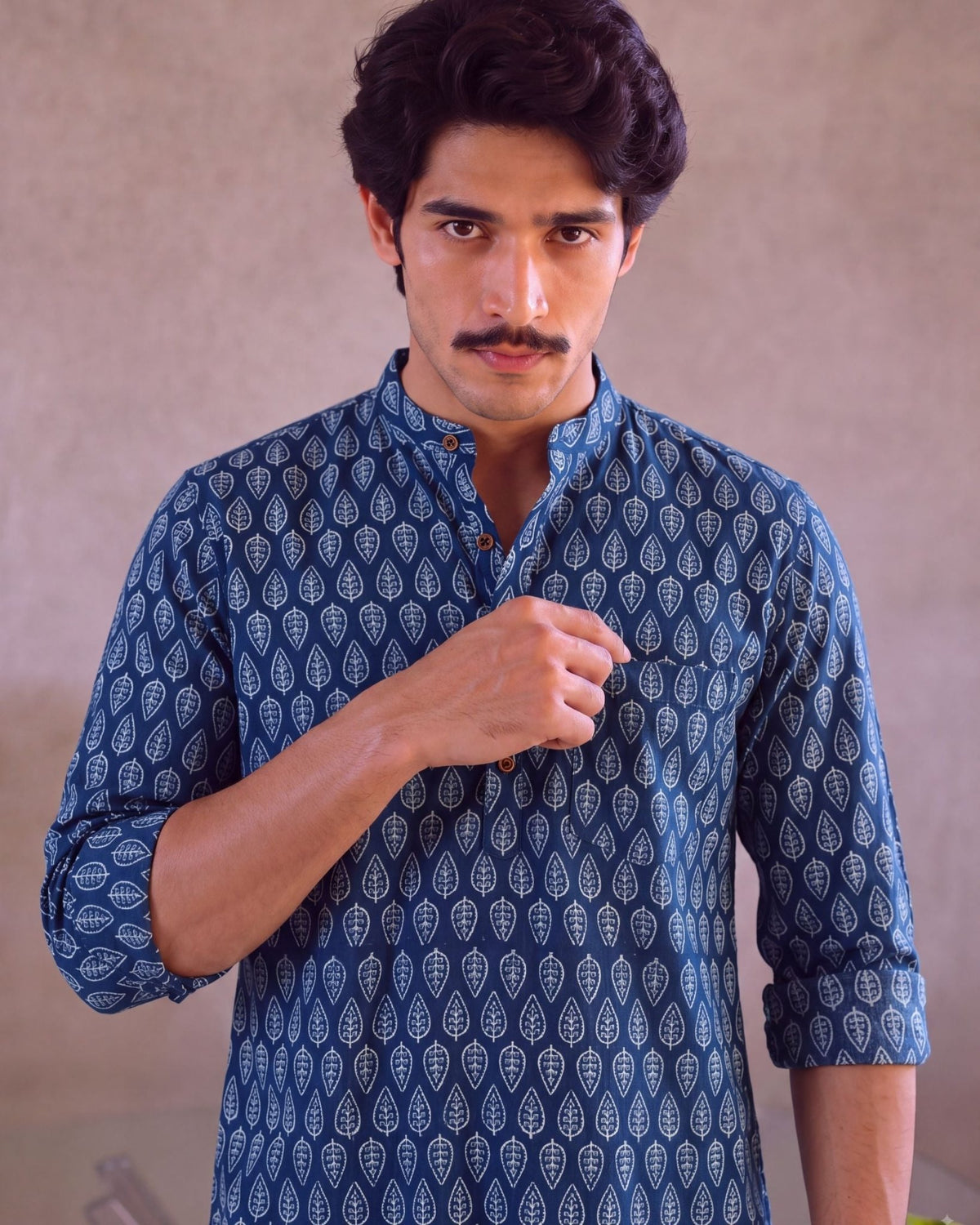 Indigo Dreams – Men's Printed Cotton Short Kurta - Jaipuri Crown