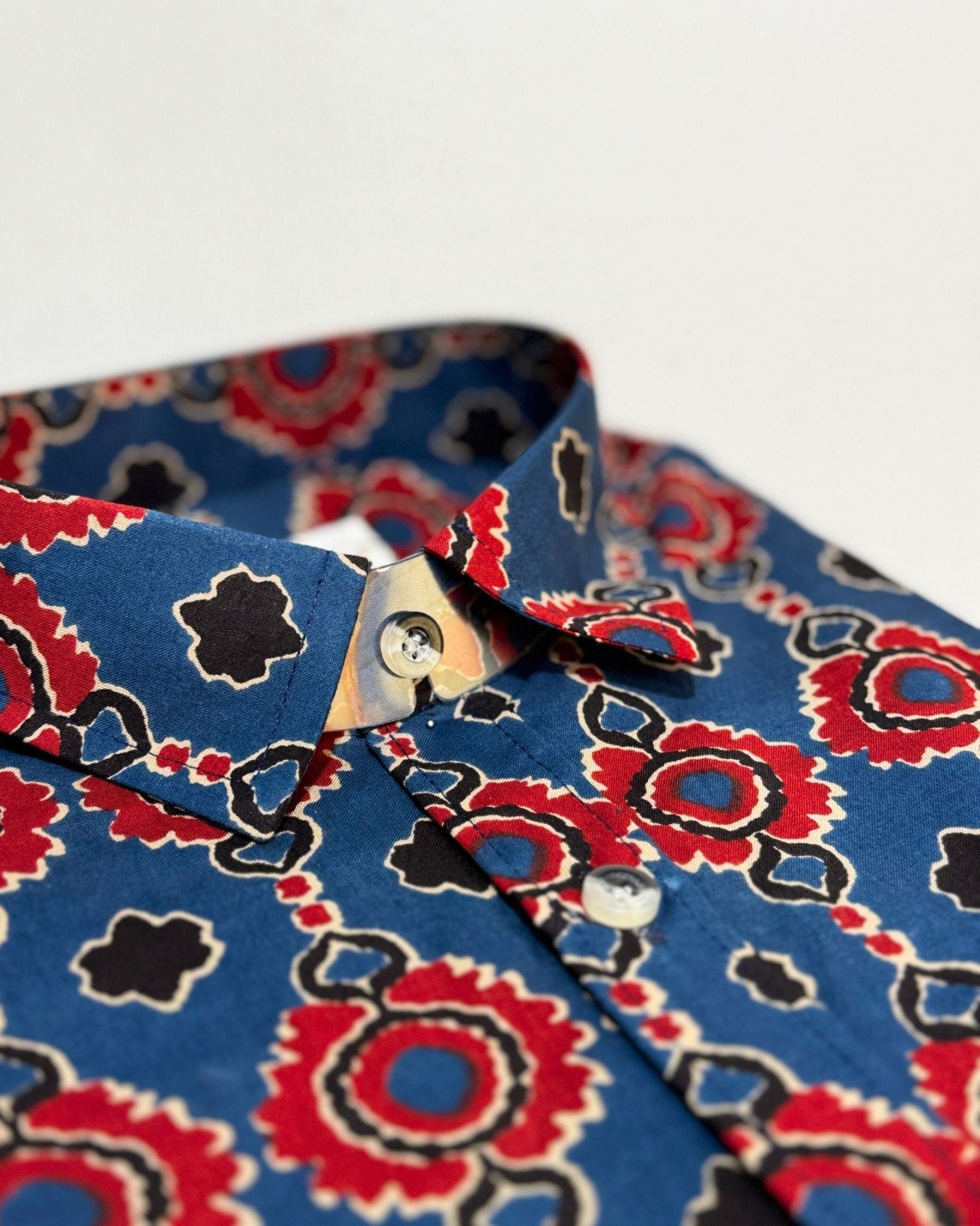 Leafy Serenity - Jaipuri Crown