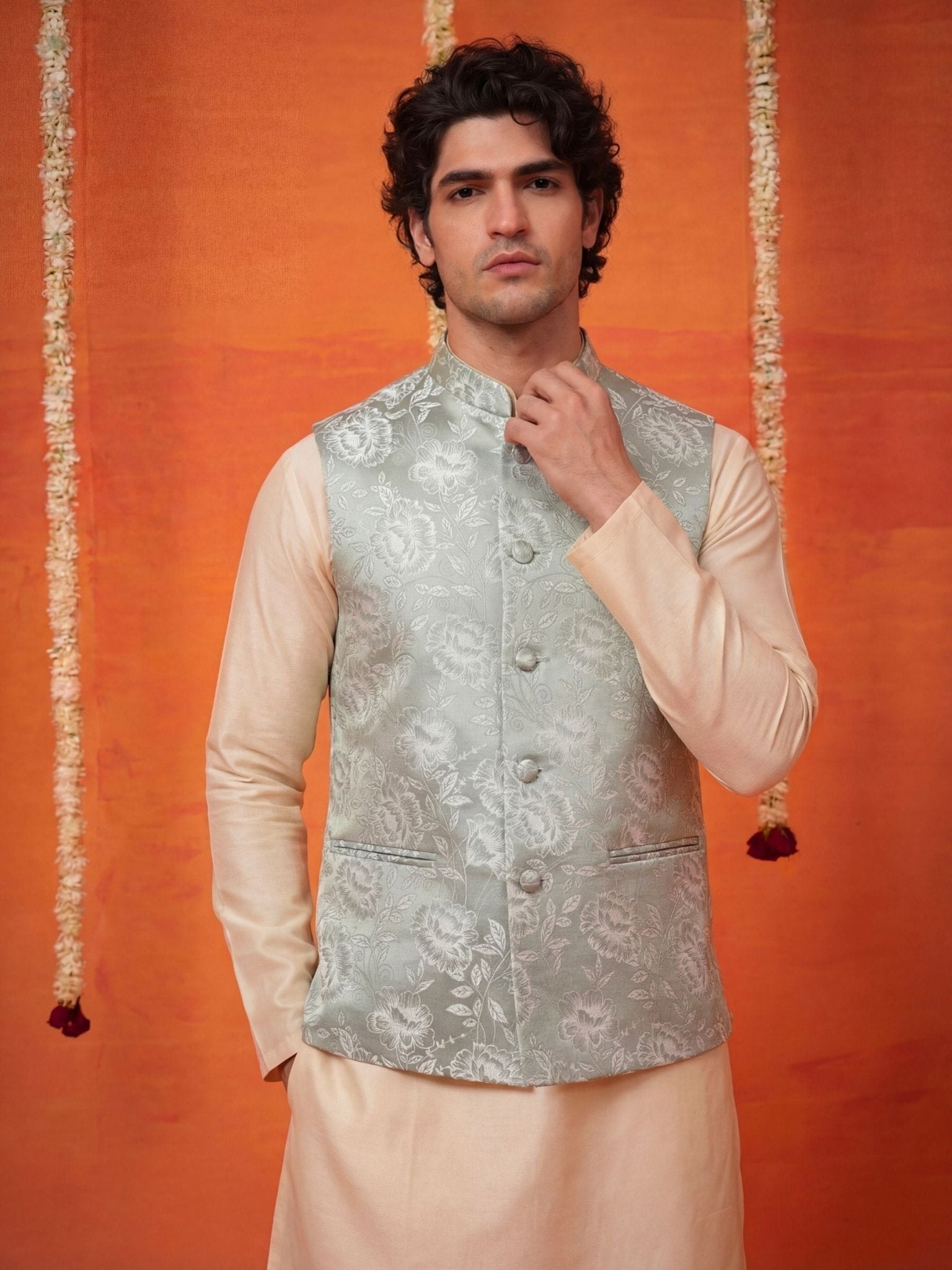 "सौम्य" (Saumya) Silver Floral Brocade Jacquard Modi Jacket - Jaipuri Crown